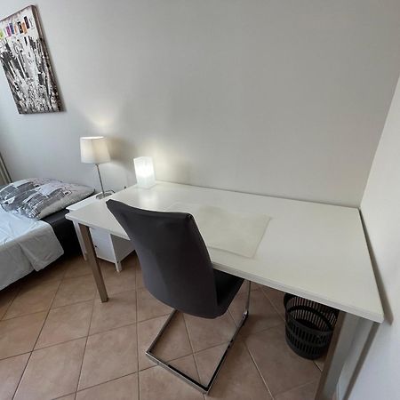 Chambre Privee En Colocation Dans Un Appartement Vaulx En Velin Centre Vaulx-en-Velin Exterior foto